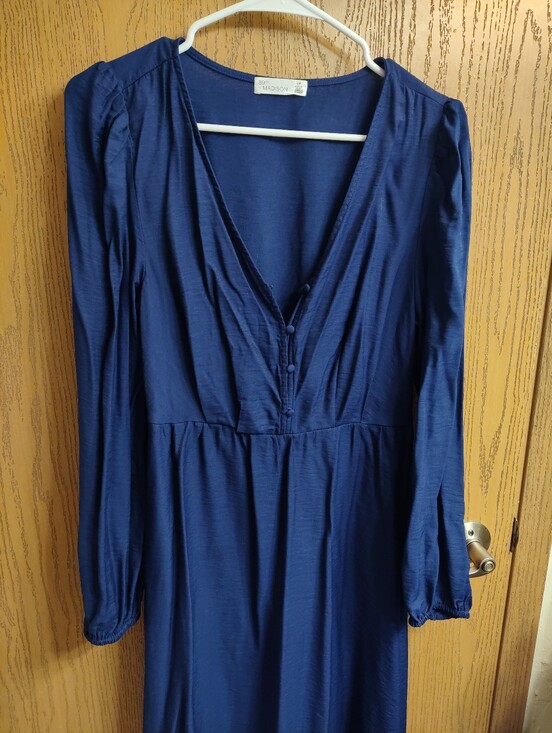 89th & Madison Dresses & Skirts - 89th+Madison Navy Long-Sleeve V-Neck Dress